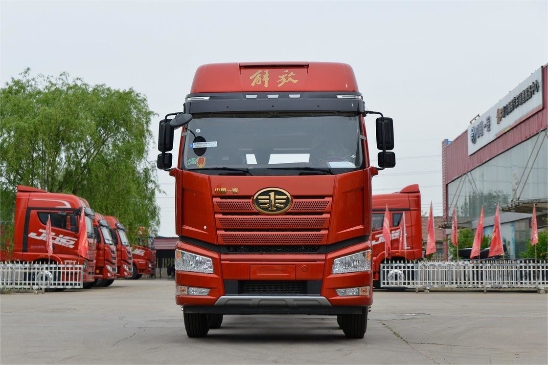FAW ジーファング重型トラック 高速10速ディーゼル 8X4 320HP 9.5m レンディング 運搬トラック シャーシ