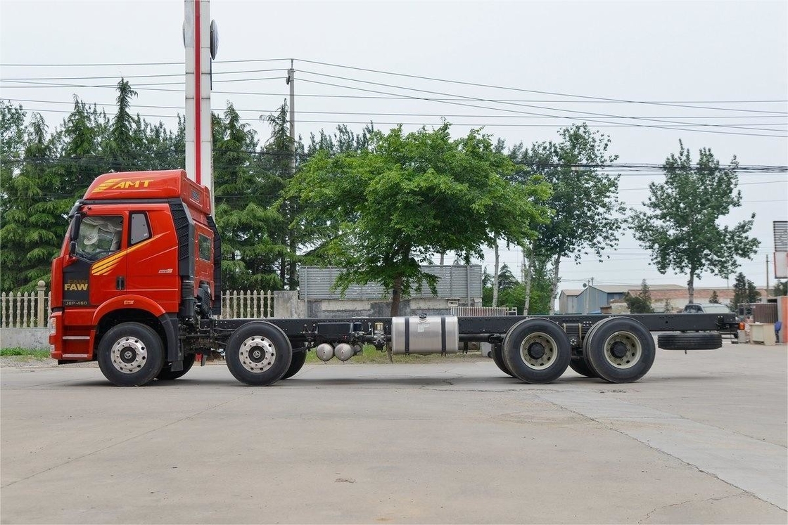 FAW ジーファング重型トラック 高速10速ディーゼル 8X4 320HP 9.5m レンディング 運搬トラック シャーシ