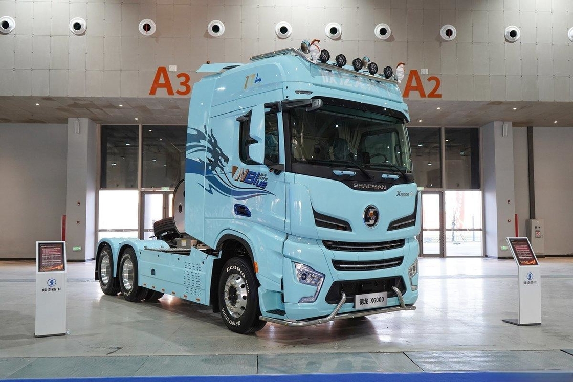 Shacman X6000 トラクター トラック ディーゼル 700 hp 6X4 LNG AMT 高屋根 単列 半席