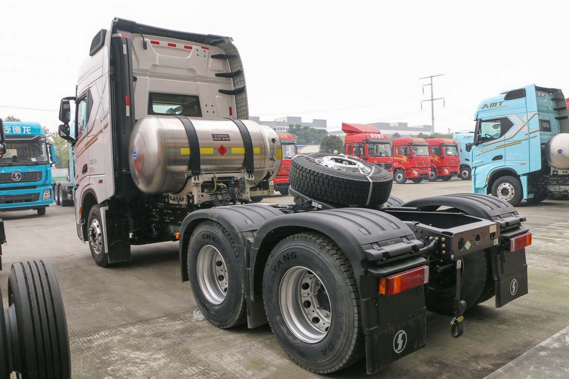 シャックマン トラクター トラック X5000S 単列半席 560馬力 12速 6X4 LNG トラクター
