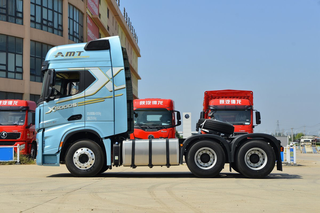 シャックマン重貨車 高屋根エアコン シーールド 560馬力 16速 6X4 AMT トラクター