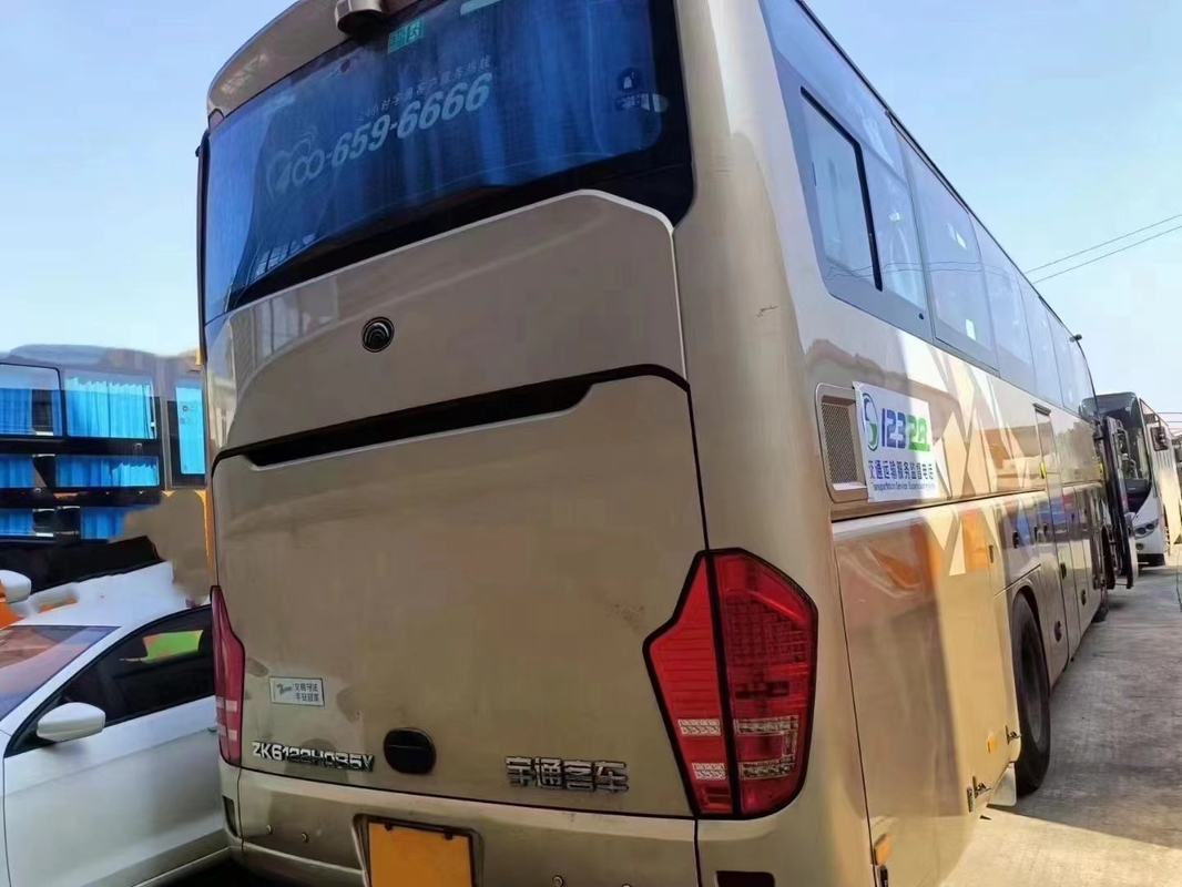 ユートゥンバスの豪華バス 48席 シャンパン ユートゥンZK6122H エアコン付きVIPバス乗客