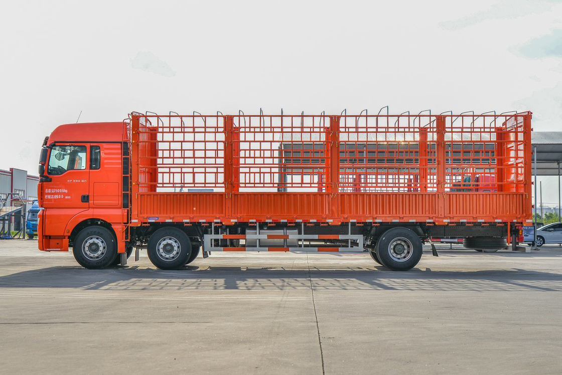 シノトラク G5 モデル 250HP 4X2 6.8m AMT 8速デフレクターとフロープレート SITRAK フェンストラック