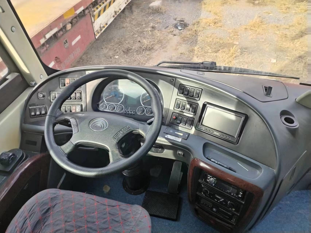 39 席 YUTONG バス ZK6888 中古ディーゼル バス 2手バス ユーロIII 排放荷物架