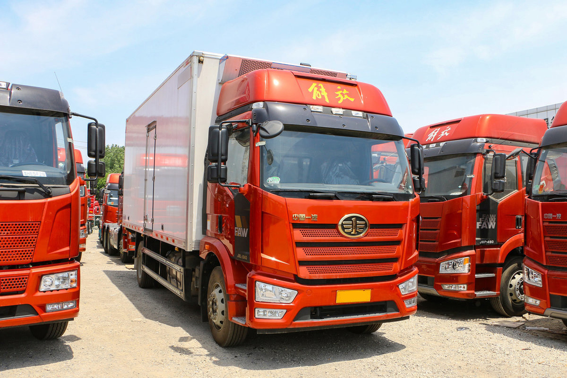 FAW Jiefang CA5180 J6L 冷蔵トラック ディーゼル 240HP 4X2 6m 貨物箱 双面ドアと単面ドア