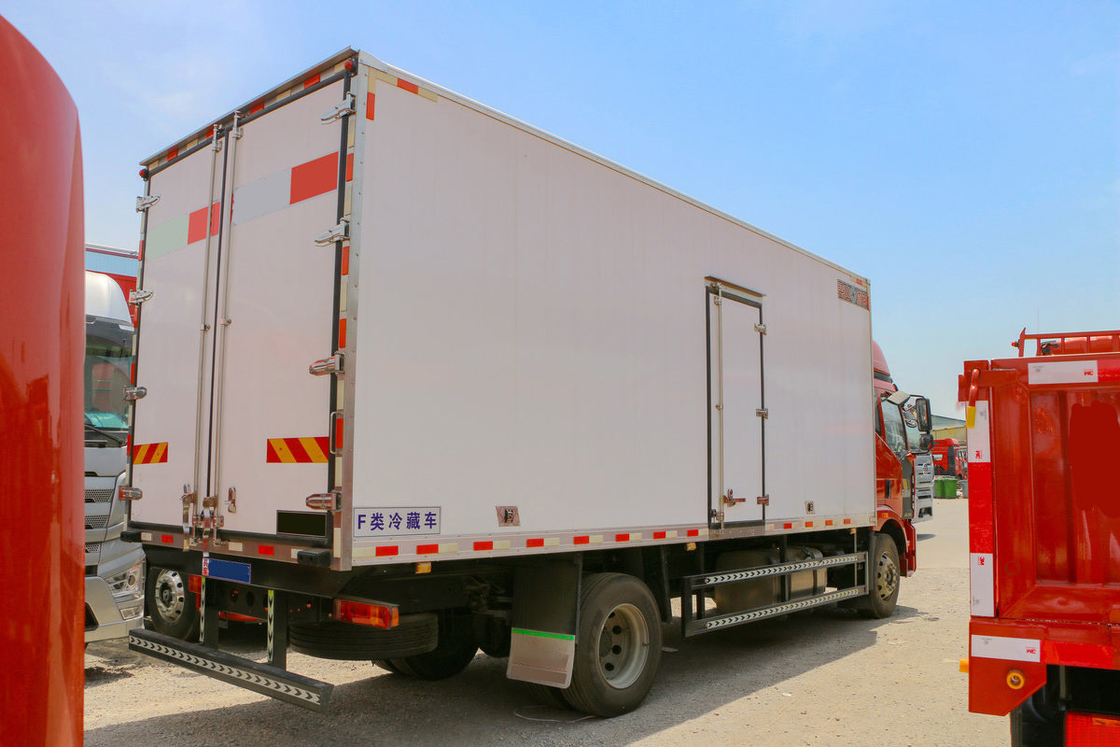 FAW Jiefang CA5180 J6L 冷蔵トラック ディーゼル 240HP 4X2 6m 貨物箱 双面ドアと単面ドア
