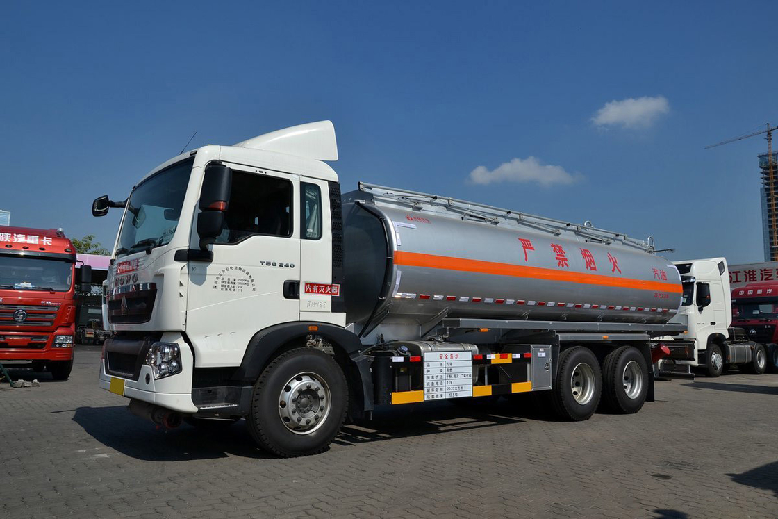 シノトラック ZZ1257 T5G 高頂カービリング ディーゼル 240HP 14.5T 6X4 燃料タンク 20.25m3 HOWO オイルタンカー トラック