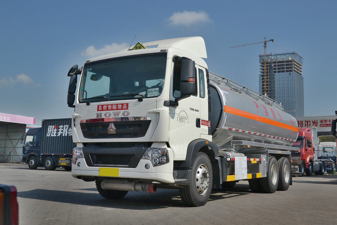 シノトラック ZZ1257 T5G 高頂カービリング ディーゼル 240HP 14.5T 6X4 燃料タンク 20.25m3 HOWO オイルタンカー トラック