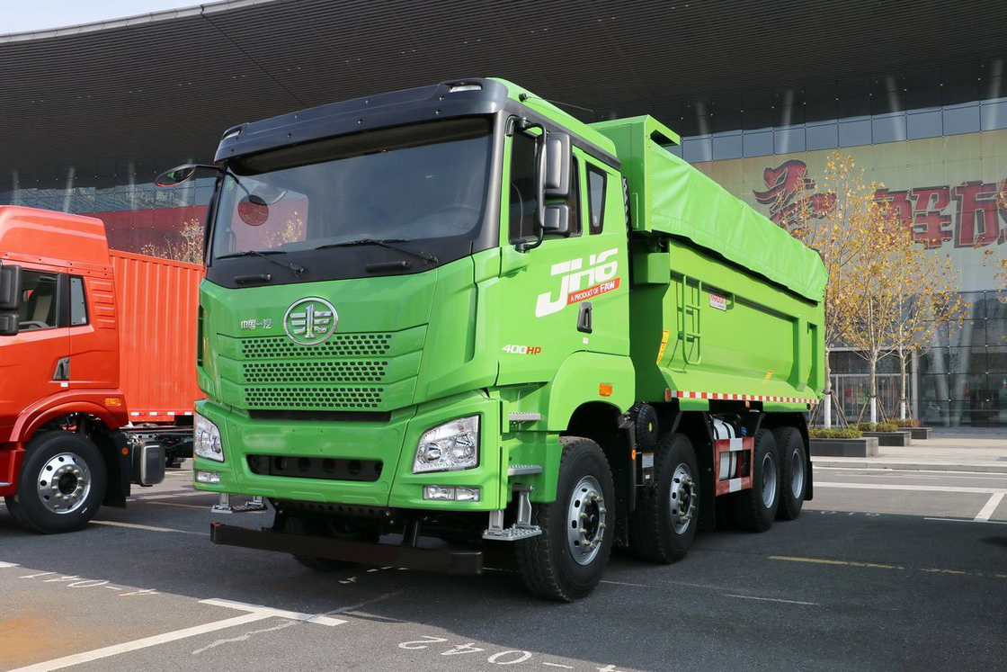 青島・ジファング ダンプトラック JH6 重型トラック ディーゼル 400HP 半列座席 8X4 5.8m 後ろのフリップダンプコンテナ
