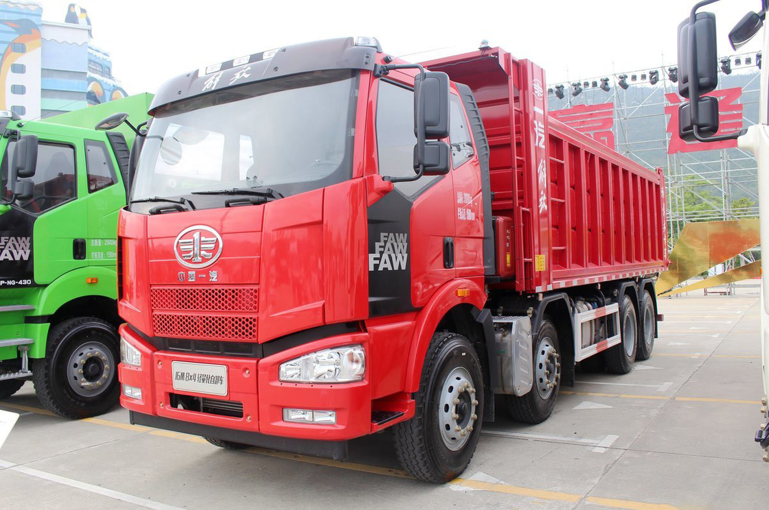 FAW ジファングダンプトラック J6M 重型トラック ディーゼル 350hp フラットトップ シングルライン シート 8X4 6.5m 後部 折りたたみ 貨物箱