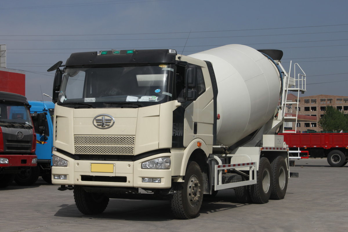 FAW Jiefang コンクリートミキサートラック J6P 350HP 6X4 フラットトップキャビン 4.7m3 タンク 自動エアコン