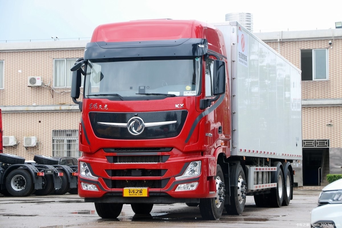 ドンフェン DFH5310 ディーゼル 14 ギア 465 hp ハーフ ライン 高 屋根 8X4 9.4m AMT オートマティック 冷蔵 トラック