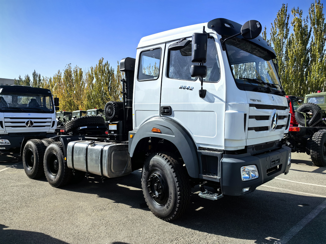 重い半トレーラーヘッド トラクタートラック ベイベン 6*4 ドライブモード 420hp ウェイチャイ ユーロ 3 アフリカでの使用