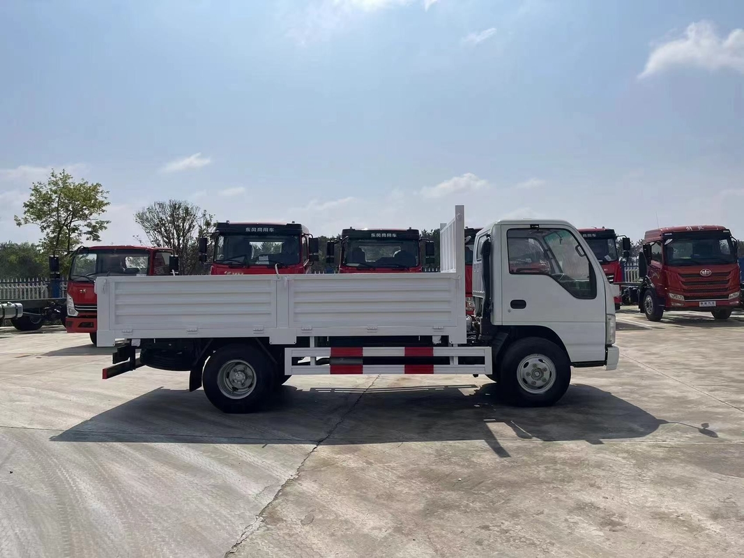 貨物トラック 4x2 ISUZU シングルキャビン ユーロ4 エミション 100P 軽トラック 3.5 トン ダブルバックタイヤ