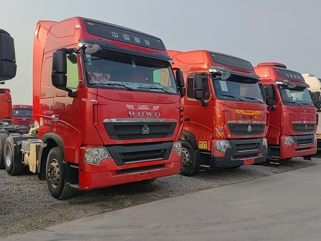 ホウ トラクター トラック 高屋根 キャビン ホウ T7H 馬頭 50トンの牽引 ウェイチャイ 440hp 強力なエンジン