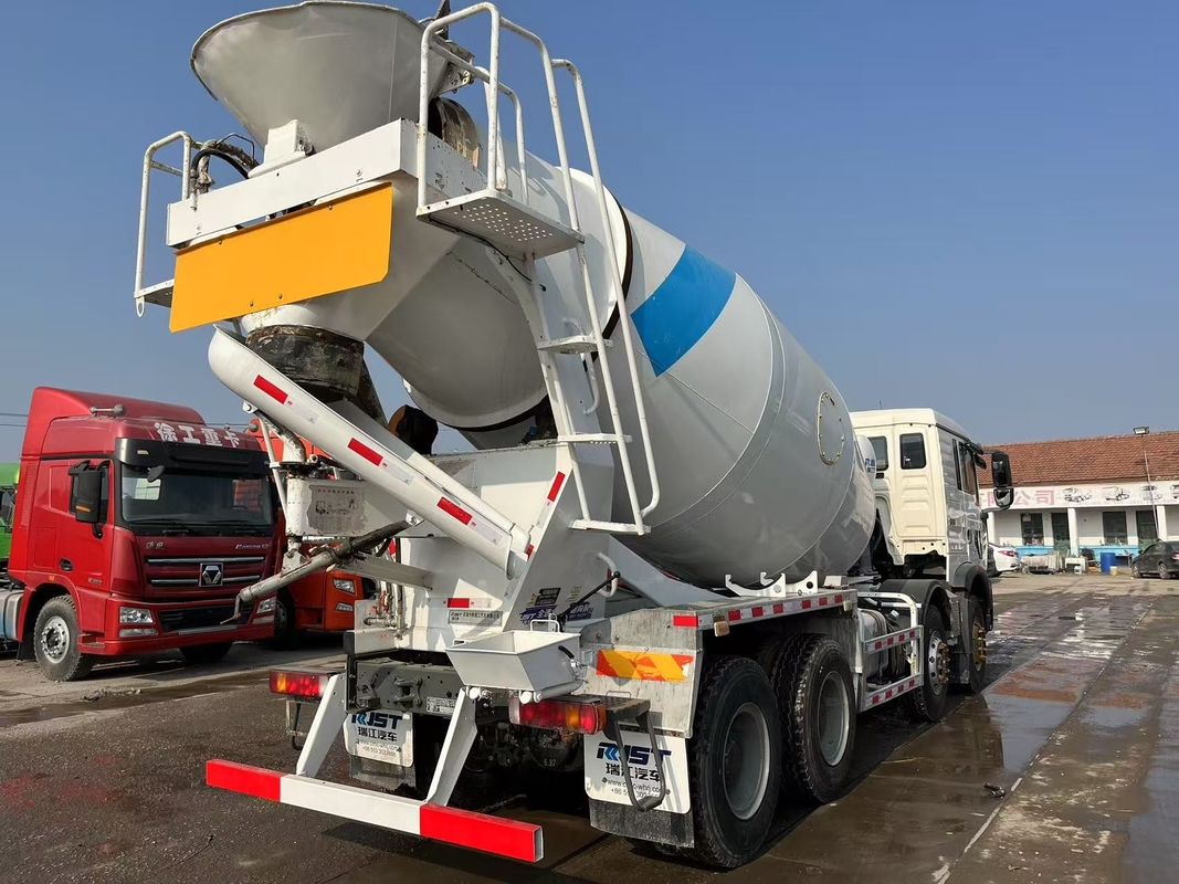 混凝土混凝土トラック建設 2022年 ホウ TX シャーシ 12cbm タンカー容量 8*4 ウェイチャイ 340hp