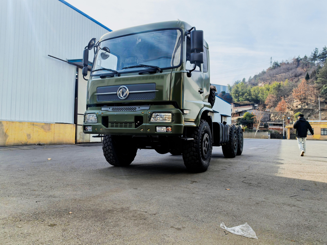6×6 貨物トラック ドンフェン 新型トラック オフロードトラック タイヤ シングルキャビン カミンズ エンジン アフリカでの使用
