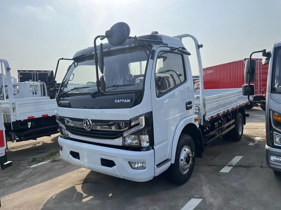 5トンの貨物トラック ドンフェンキャプテン 小型トラック フラットベッド 右手駆動 ユチャイエンジン 3308ホイールベース