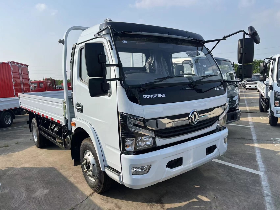 5トンの貨物トラック ドンフェンキャプテン 小型トラック フラットベッド 右手駆動 ユチャイエンジン 3308ホイールベース