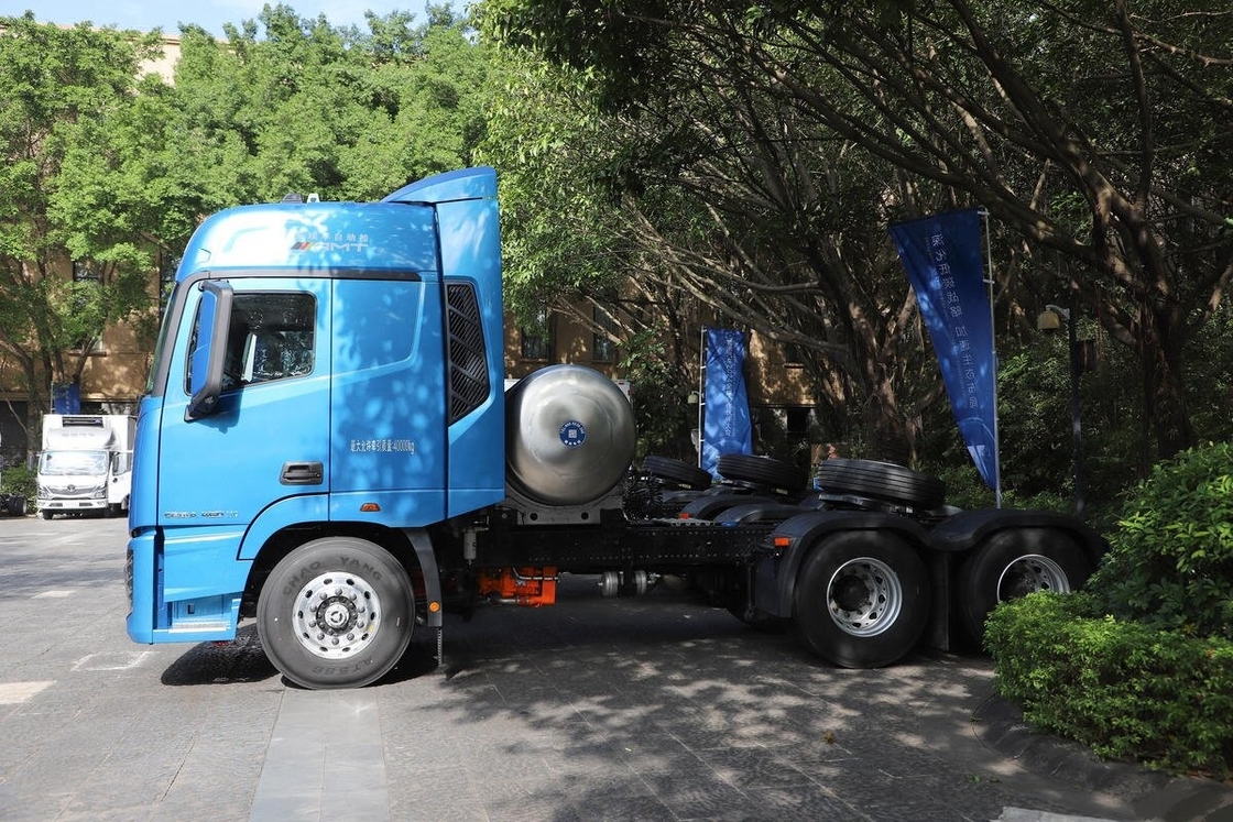 中古 低価格 トラクターヘッド フォトンホース 6*4 ドライブモード 460hp カミンズ エンジン LNG スリーパー付き 高屋根キャビネット