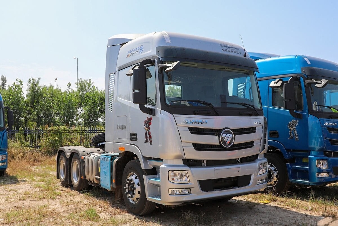 中古 トラクターヘッド コミングス エンジン 6x4 トラクターユニット フォトン・オマン シルバー ユーロ6 排出量 長距離輸送