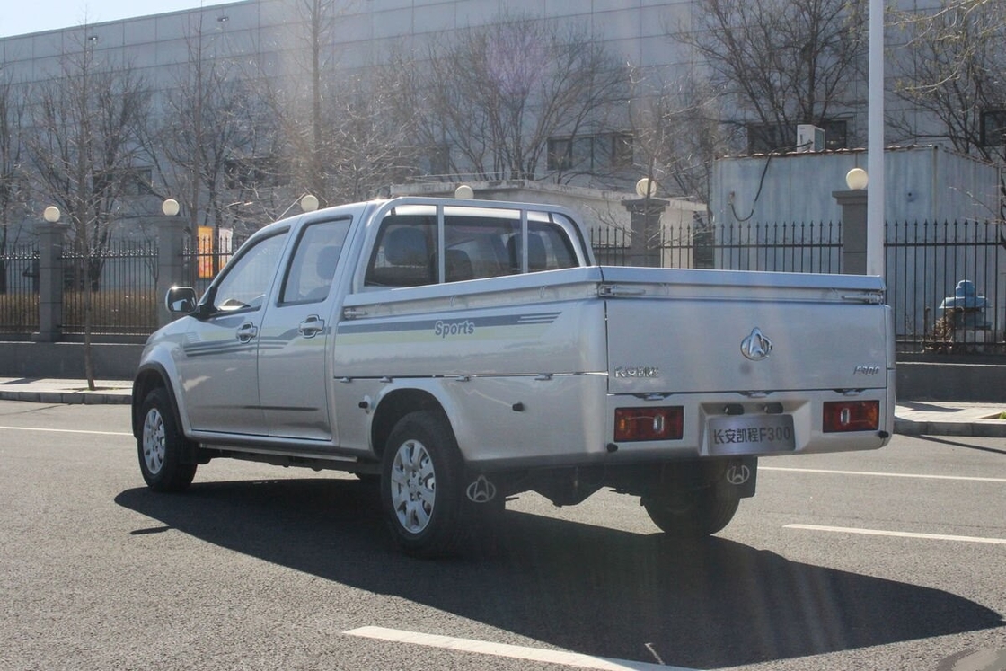 安い中古ピックアップ 卸売 4 X2 ドライブモード ガソリン 115 hp 4 シリンダー 2 列