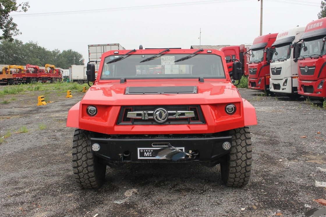 ドンフェンウォリアー オフロードピックアップ 赤 3800mmホイールベース カミングス エンジン 4WD 重用性能