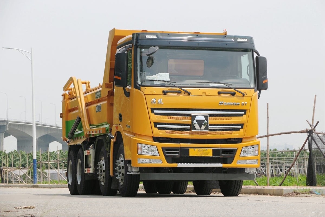中古ダンプトラック 400馬力 XCMG G7 8*4 駆動方式 建設資材運搬ダンプ
