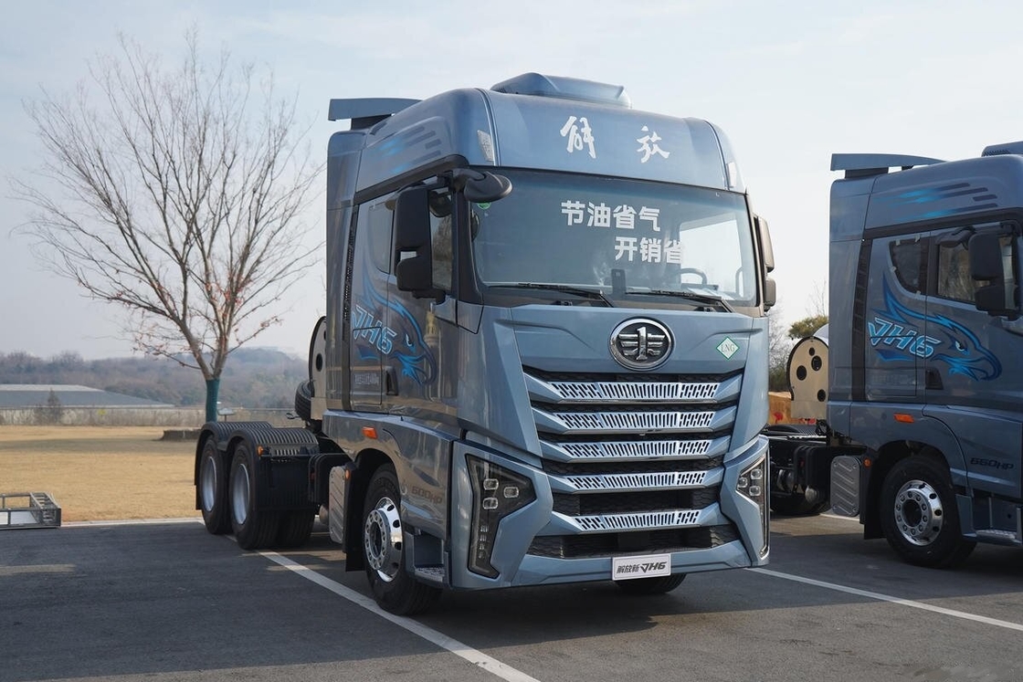 路面支援用トラック Faw Jh6 6*4 ドライブモード 600hp フラットベッド牽引