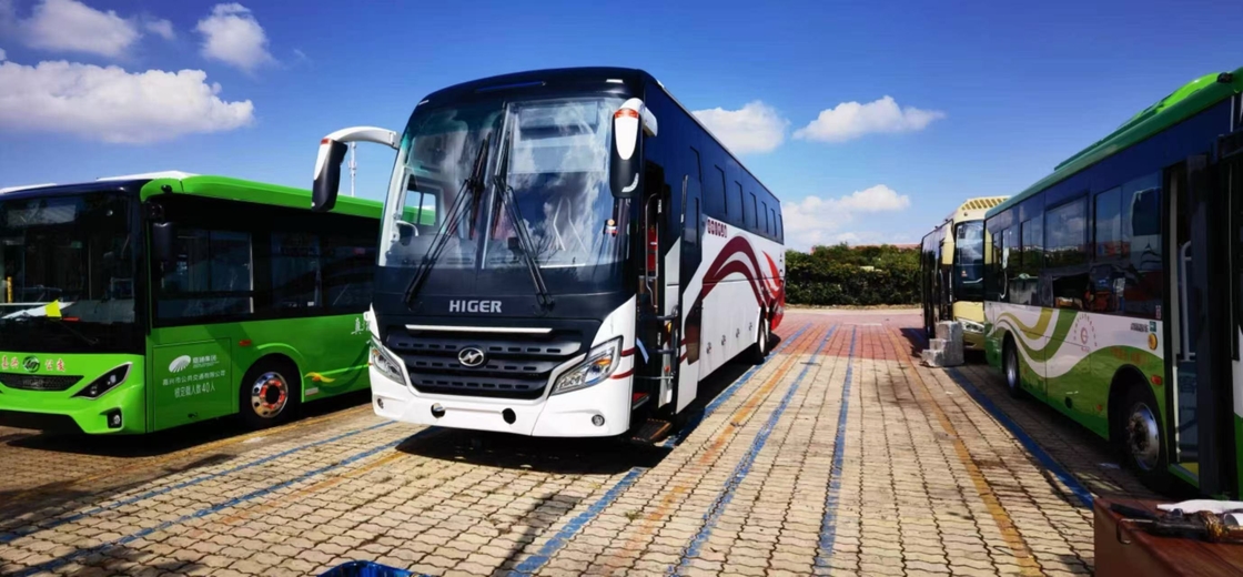 中古 ツアー バス 販売 高級 ダウル アクセル カミンズ エンジン360hp 55席 Rhd