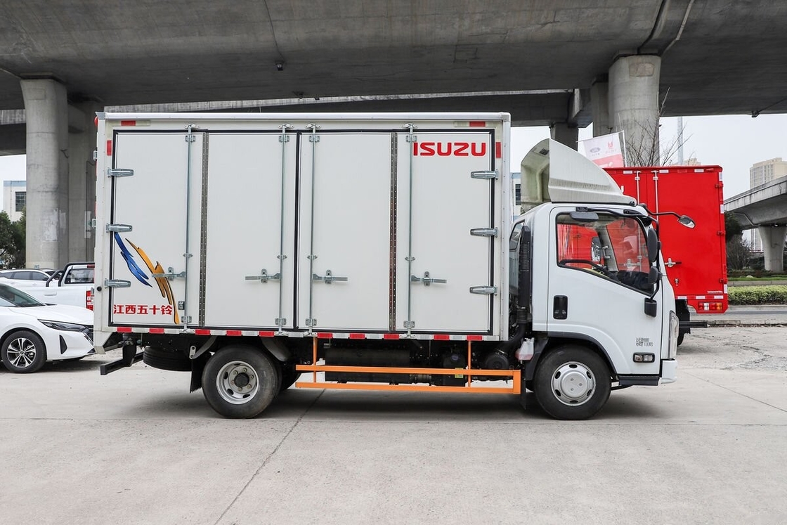 中古バン貨物トラック Isuzu EC5 4×2 DRIVE MODE 127hp 輸出用の安い貨物トラック