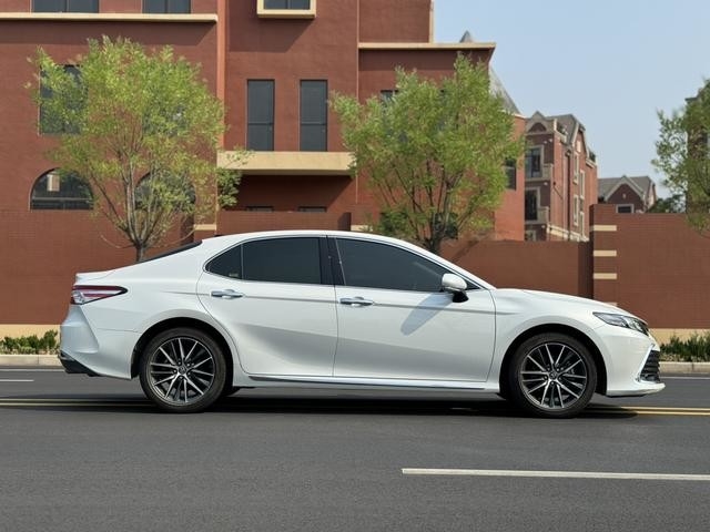 中古トヨタ・キャムリー 2.5L 清潔なインテリア 事故なし 白色 2023年 99% 新品 安価