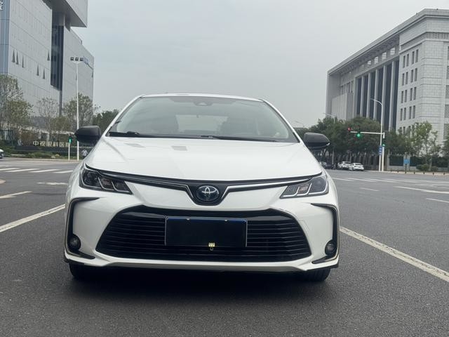 輸出用カローラ理想的2021年式 個人輸送 低走行距離 電気・ガソリンハイブリッド