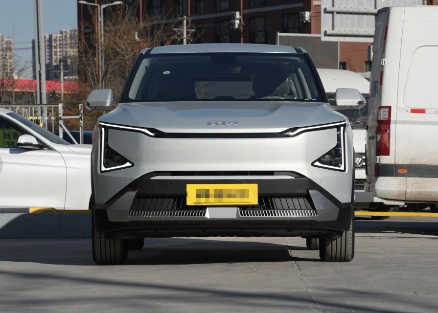新型キア 2025年 2年WD 電動車 耐久性 強力 中東市場のための理想的な車
