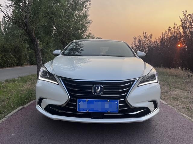 安価の中古チャンガンのEado 1.6L自動SUV 2019 Eado GDIセダン アフリカ&中東向け