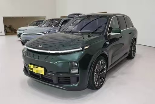 輸出向け新型Li8 理想の2025年 個人輸送 低走行距離 電気・ガソリンハイブリッド