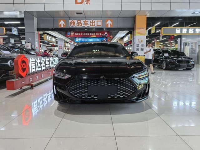 BYD ハン DM 2024 DM-i Honor Edition 121kmプレミアム版 ファミリーSUV&信頼性の高い予算SUV 輸出用