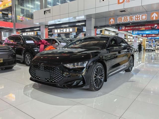 BYD ハン DM 2024 DM-i Honor Edition 121kmプレミアム版 ファミリーSUV&信頼性の高い予算SUV 輸出用
