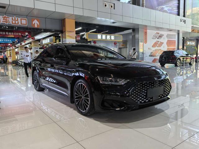 BYD ハン DM 2024 DM-i Honor Edition 121kmプレミアム版 ファミリーSUV&信頼性の高い予算SUV 輸出用