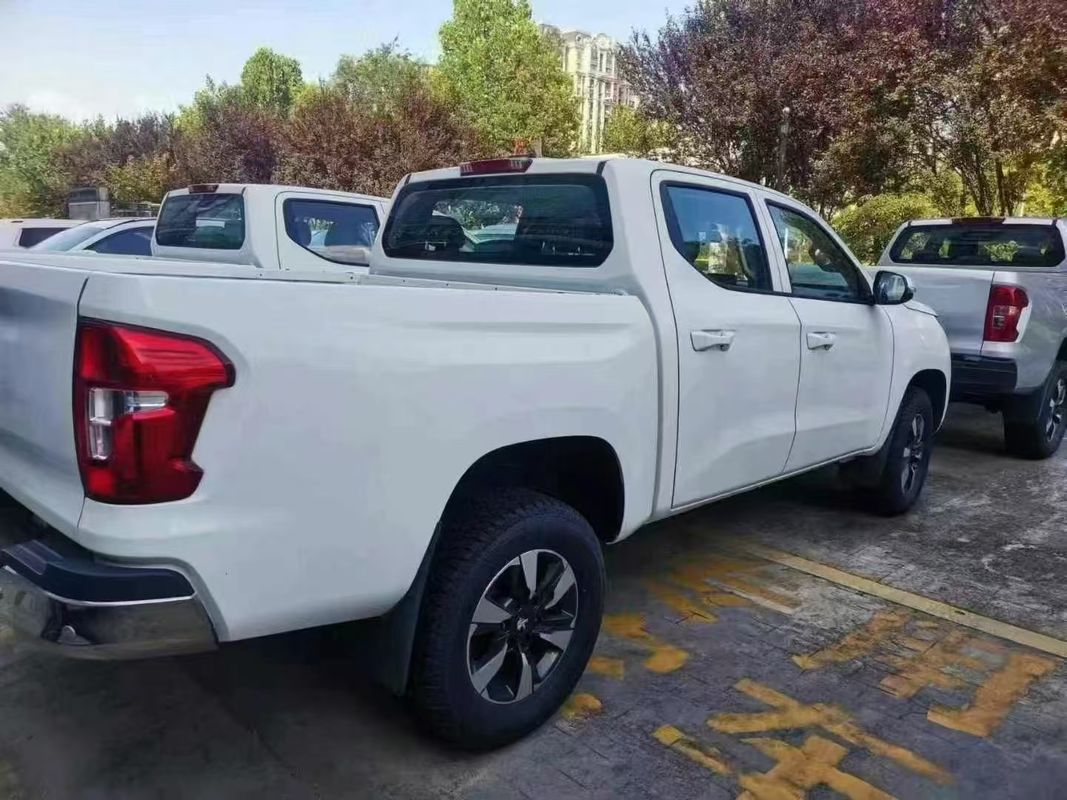 格安で新しいピエジョーディーゼル 4WD ヴォランテ 左手車 ユーロ5 ダブルキャビン 輸出用