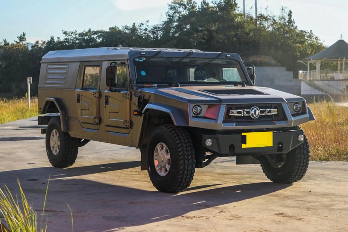 2022年 ドンフェン・メンシ・ニキシンジェ 500 4.0T V8 ディーゼル低屋根バン