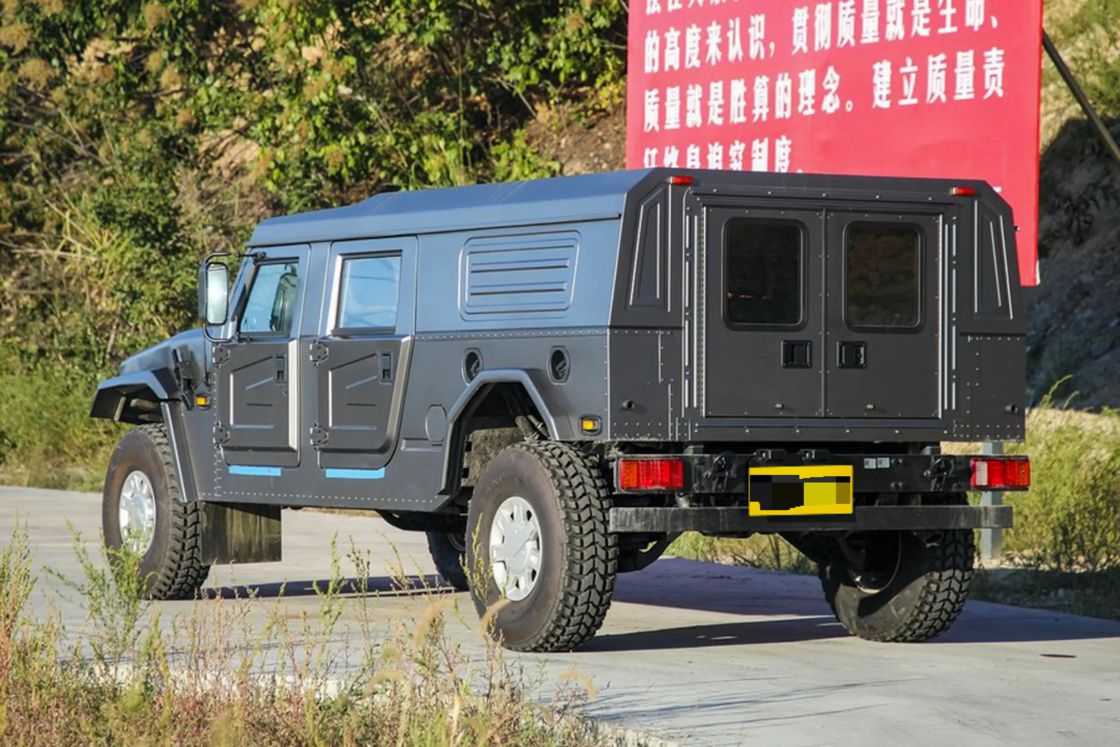 2022年 ドンフェン・メンシ・ニキシンジェ 500 4.0T V8 ディーゼル低屋根バン