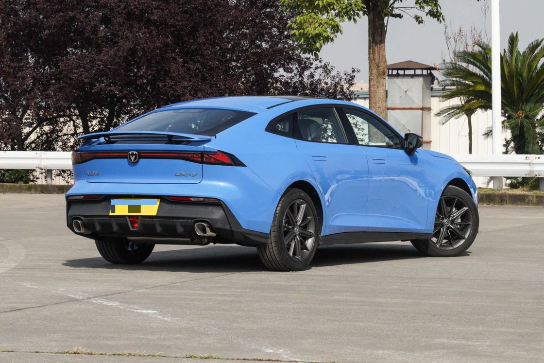 安価 新型チャンガン UNI-V 2025 第3世代 1.5T 500Bar プレミアムスポーツ版