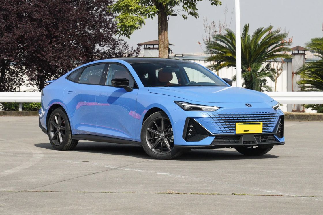 安価 新型チャンガン UNI-V 2025 第3世代 1.5T 500Bar プレミアムスポーツ版