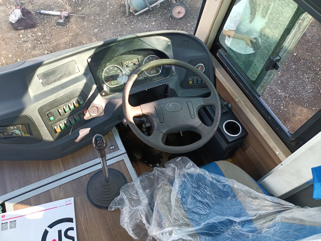 ZK6102D 宇通中古バス 2020年式 57人乗り 2+3配列 片側ドア 右ハンドル仕様 ラグジュアリーバス