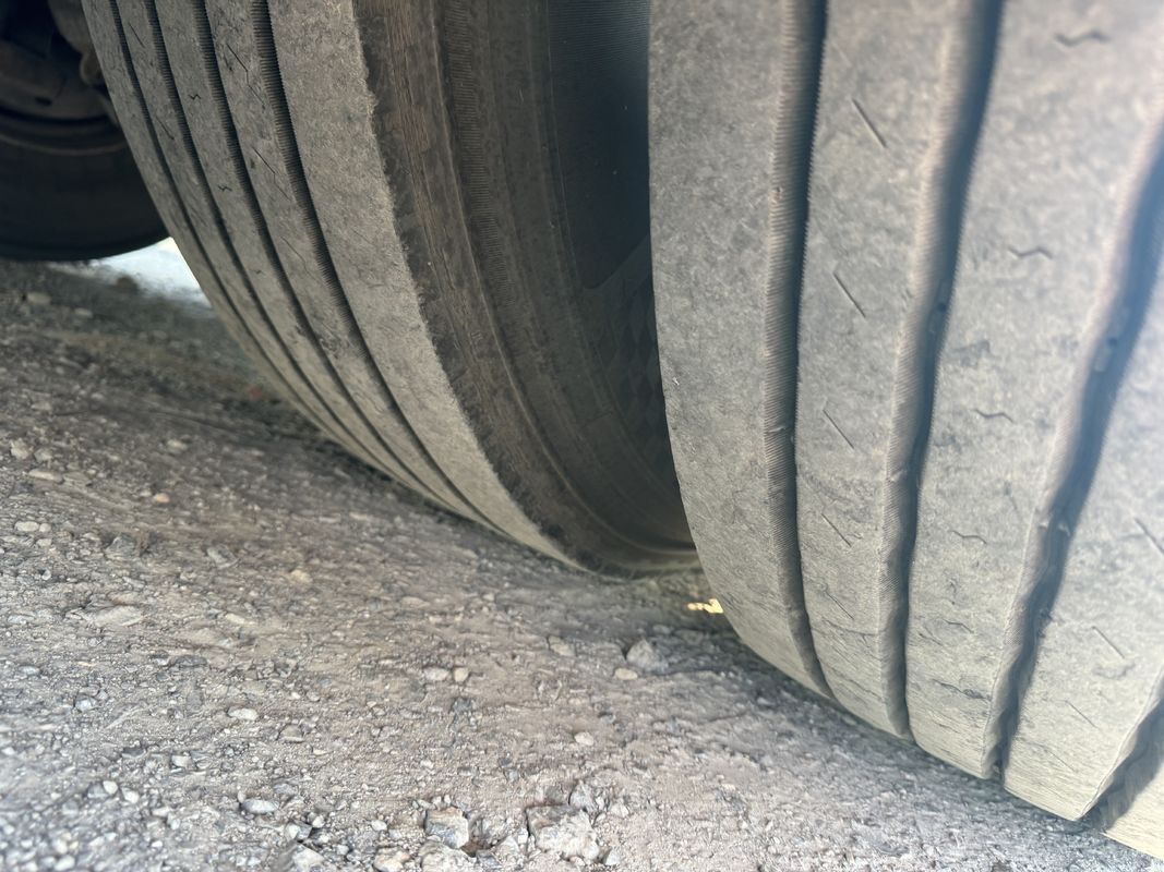 ZK6110 宇通中古バス 2020年式 56人乗り 2+3配列 2ドア 左ハンドル仕様 ラグジュアリーバス