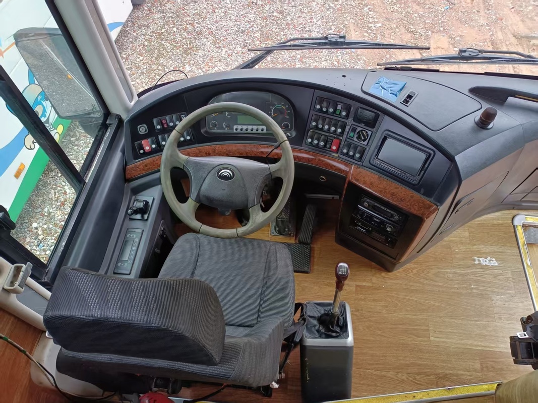 中古ダブルデフ宇通コーチバス 55人乗り 中古 教会 都市間 空港 学校 通勤 地方都市バス