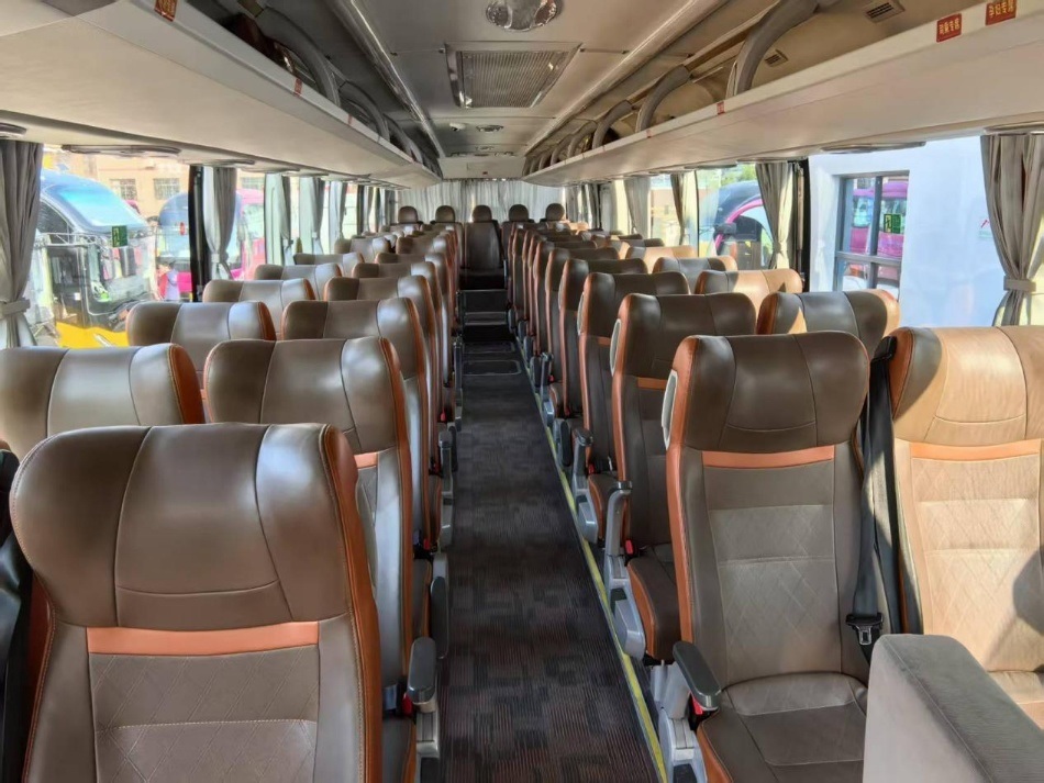 中古 50人乗りディーゼルユートングコーチバス 濰柴エンジン ツアー 都市間 高速バス 右ハンドル/左ハンドル