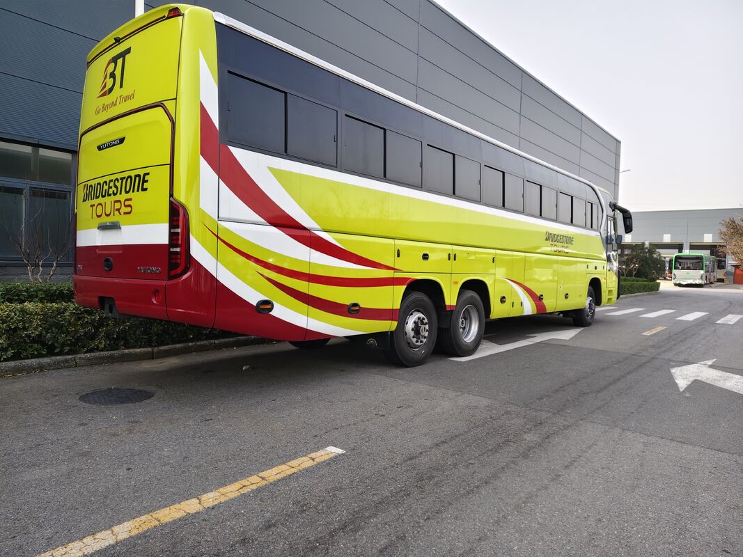 新型72人乗りのディーゼル・ユートン・コーチバスD14 ウェイチャイエンジン 通勤ツアー インターシティバス Rhd/Lhd