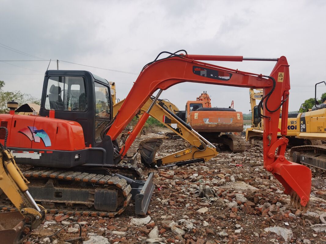中古の掘削機 中国ブランド 素晴らしい状態で 5.4T 容量 0.18 定数電源 36.2kW 建設用